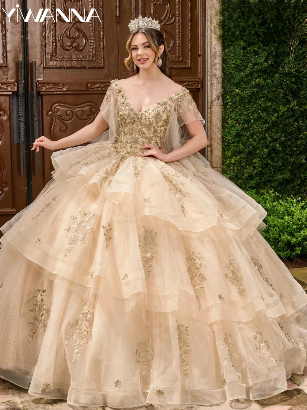 Vestidos Quinceanrra Prom com brilhantes lantejoulas, Apliques Clássicos de Renda, Princesa, Longo Decote Em V, Vestido Doce 16 Camadas