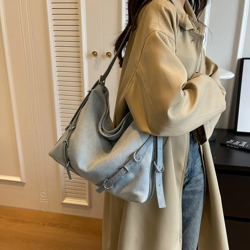 Women Shoulder Bags Korean Style 2023 Summer New Fashionable Gradient Denim Shoulder Bag Commuter Crossbody Retro Women Bag