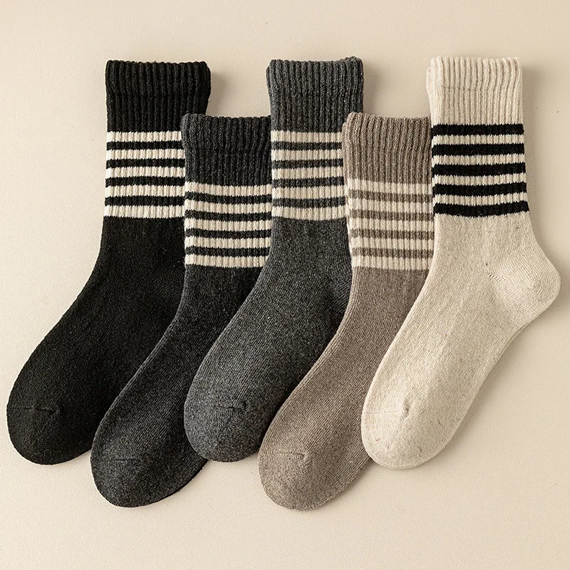 

Winter New Fashion Striped Contrasting Women Mid Tube Socks with Thick Fleece Lady Wool Socks