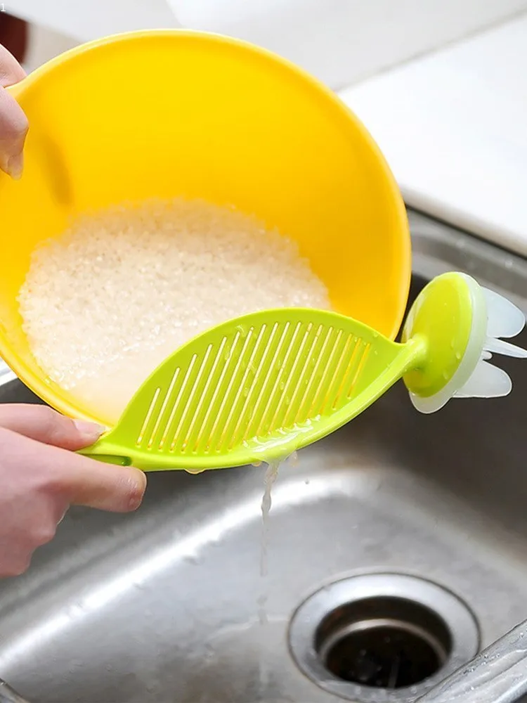 Rice Washer Multifunctional Drainer Hanging Type Rice Cleaning Brush Kitchen Bar Supplies Plastic Drain Basket Noodle Funnel