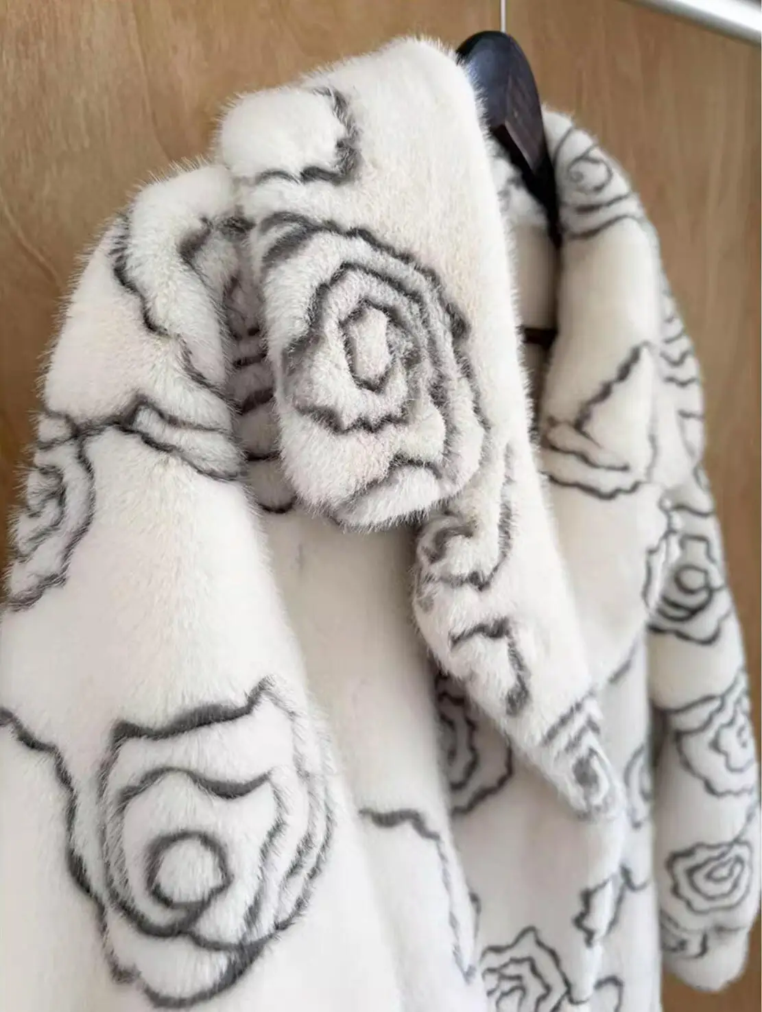 2025 invierno marfil estampado Floral imitación abrigo de piel de visón CHIC mujeres cuello con muescas lazo fajas manga completa suelta cálida ropa de abrigo larga