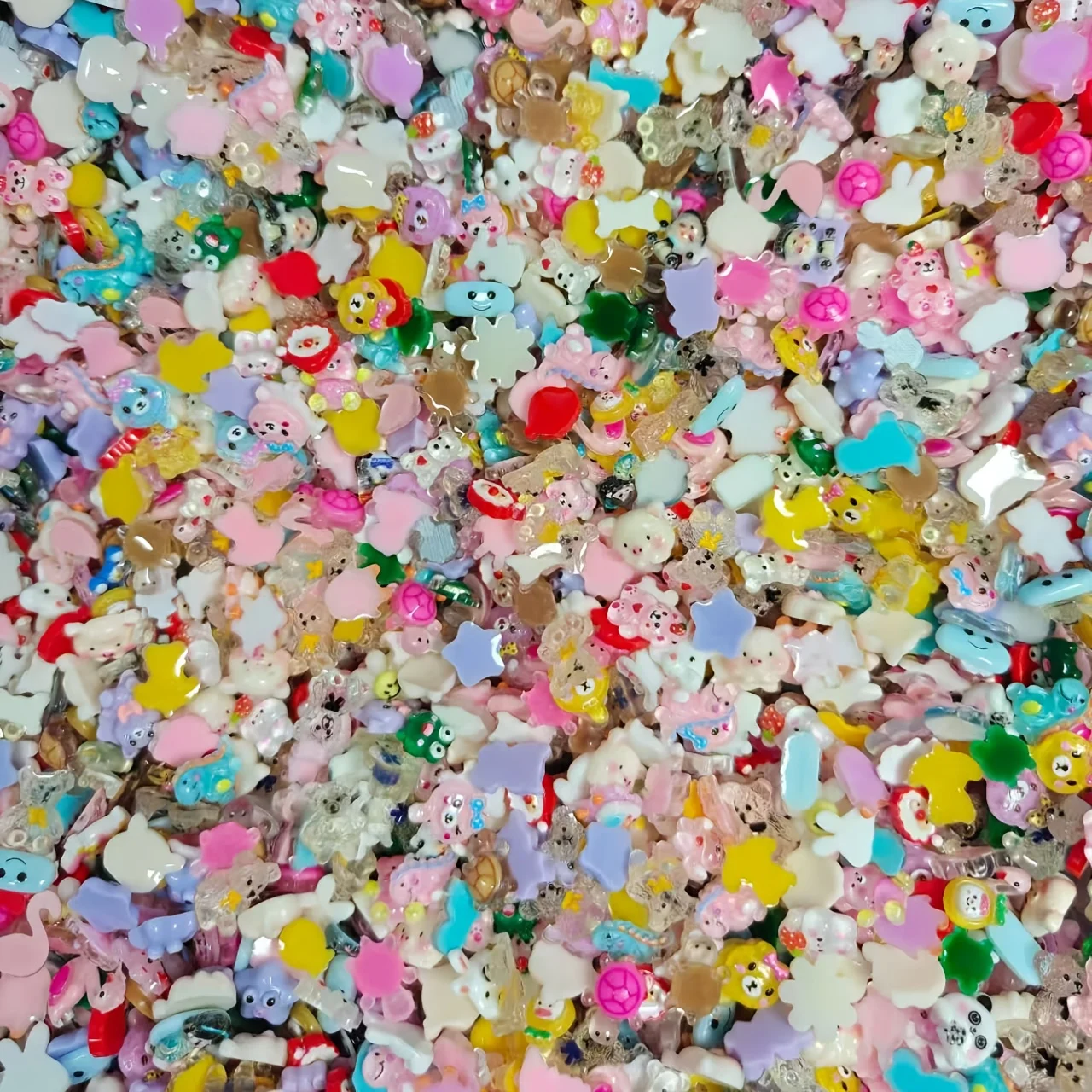 100 قطعة/الحزمة دلايات راتينج كرتونية مصغرة عشوائية - شخصيات كرتونية لطيفة على شكل دب وأرنب ومختلف للحرف اليدوية، ديكورا الوحل