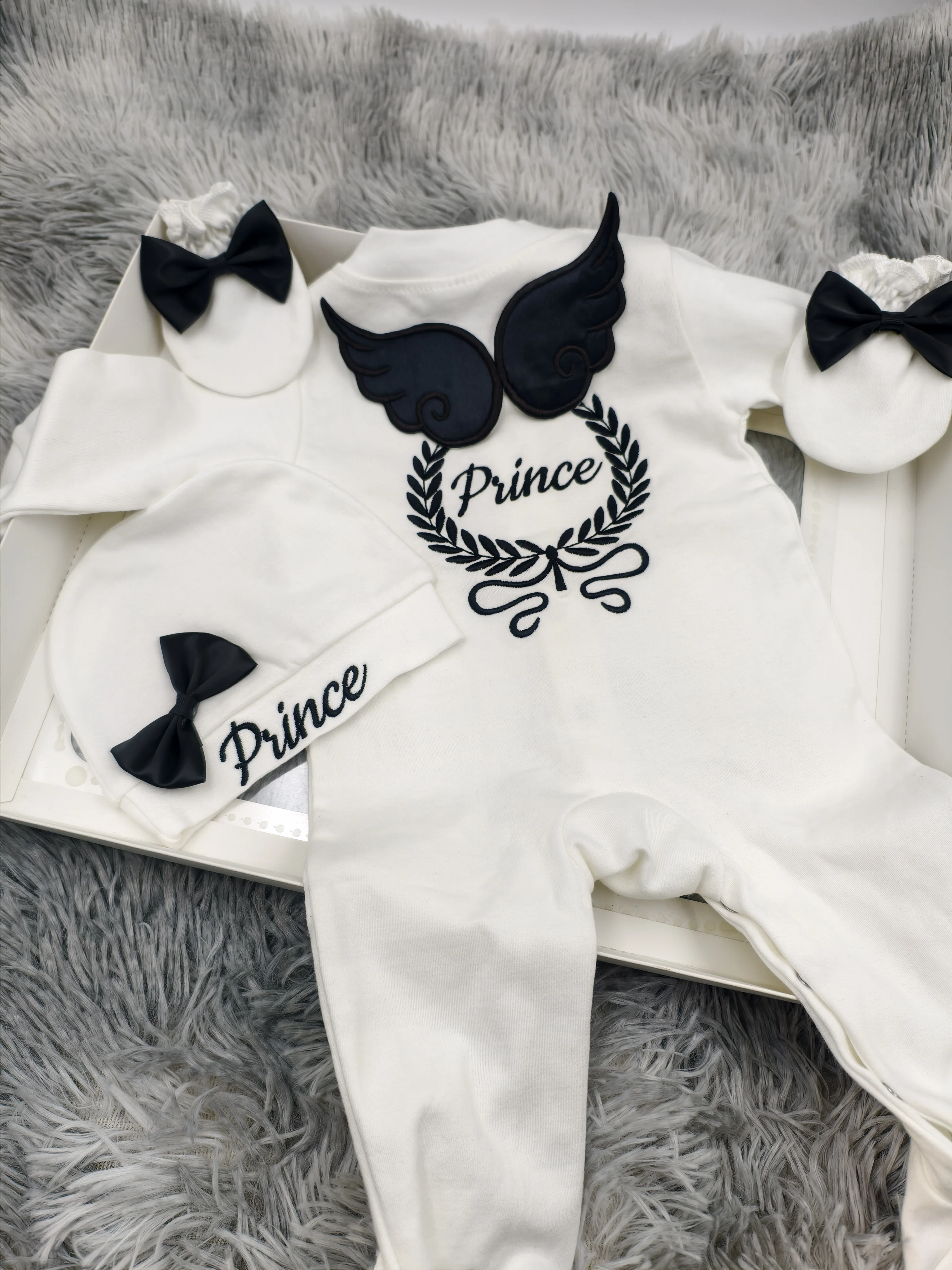 Fashion Newborn Baby Boy Jumpsuit 3Pcs Set Prince Wing Embroidery Bowknot Romper With Hat Mittens Infant Gift Clothes