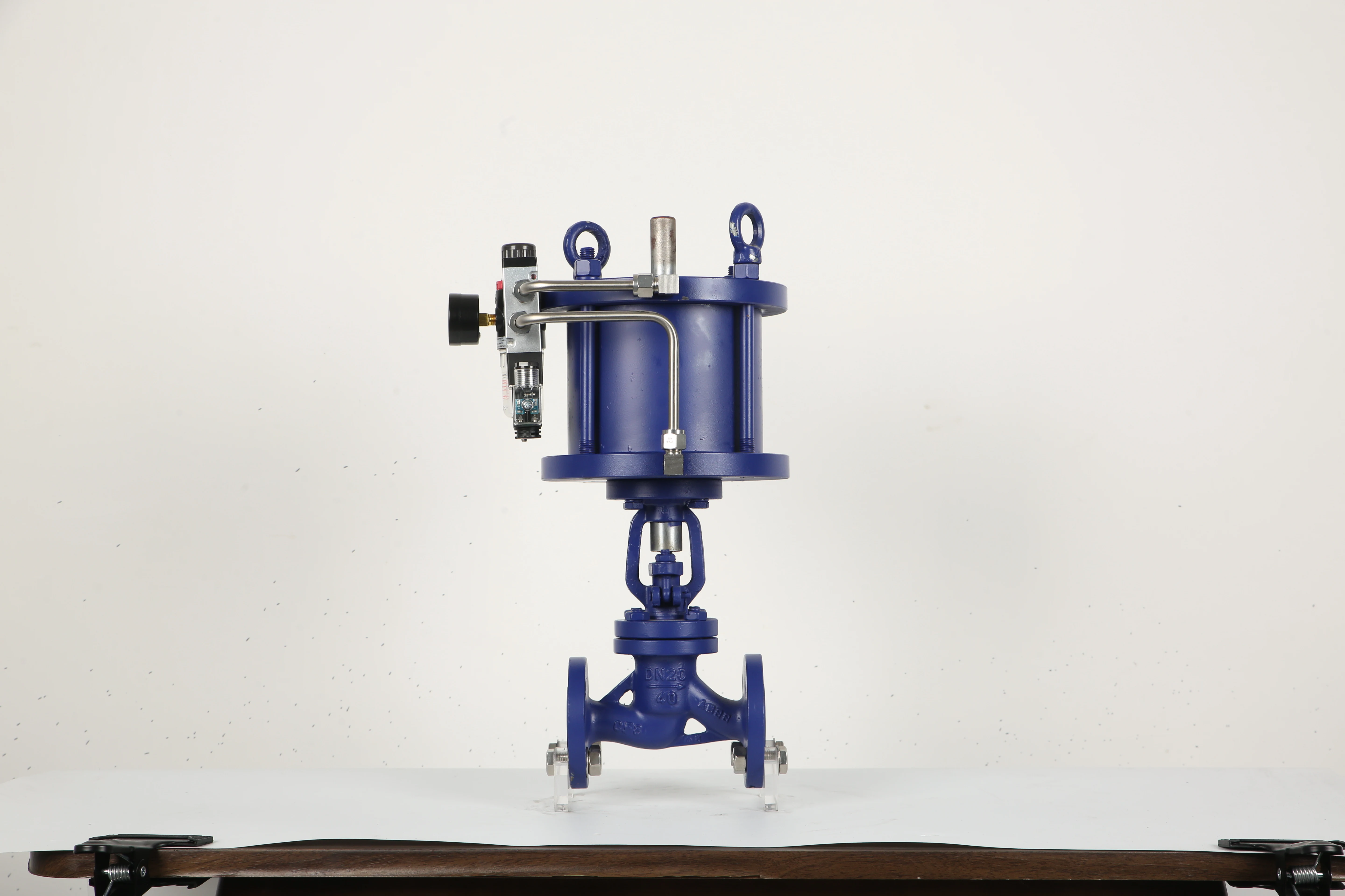 DN50 PN 1.6 300LB WCB CF8M Pneumatic Globe Valve PTFE Hydraulic Pneumatic Gas Control Valve For Water Manual Power High