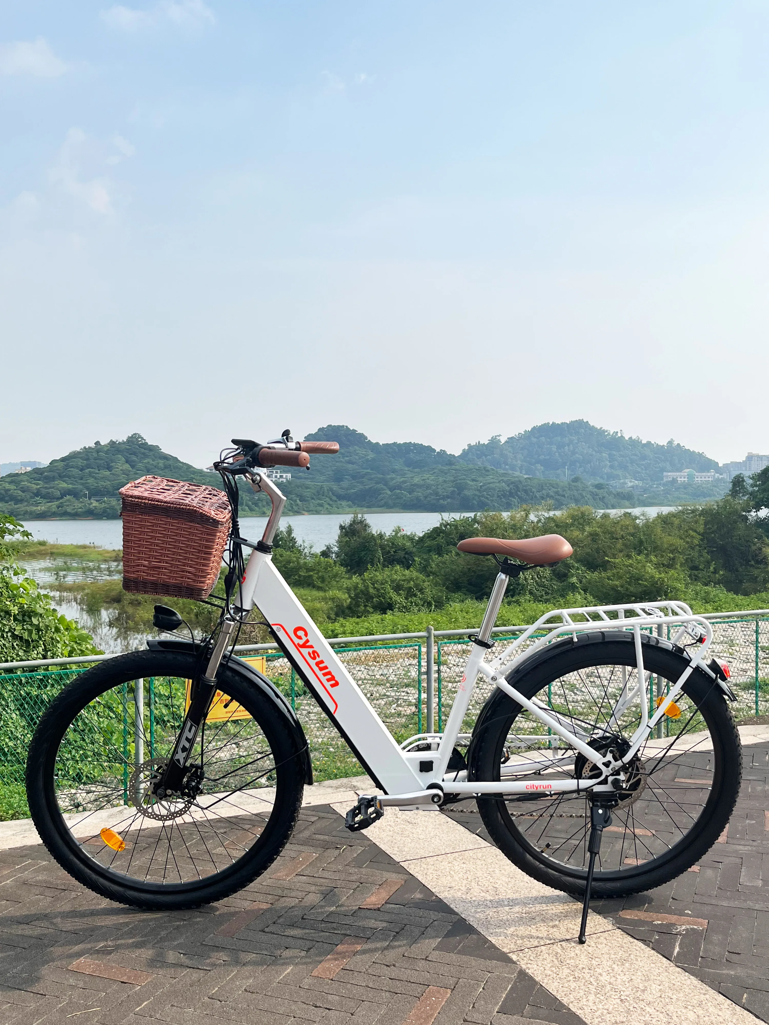 Cysum Cityrun 26" elektrische fiets voor woon-werkverkeer, stads-e-bike, damesfiets met laag profiel, 36V 10Ah li-batterij, bereik 70-90 km - afbeelding 2