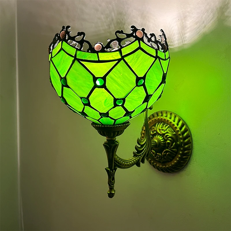 Europese klassieke huizen, wandlampen, lange gangen, slaapkamers, gekleurd glas, Tiffany-lampen maken uw kamer mooier