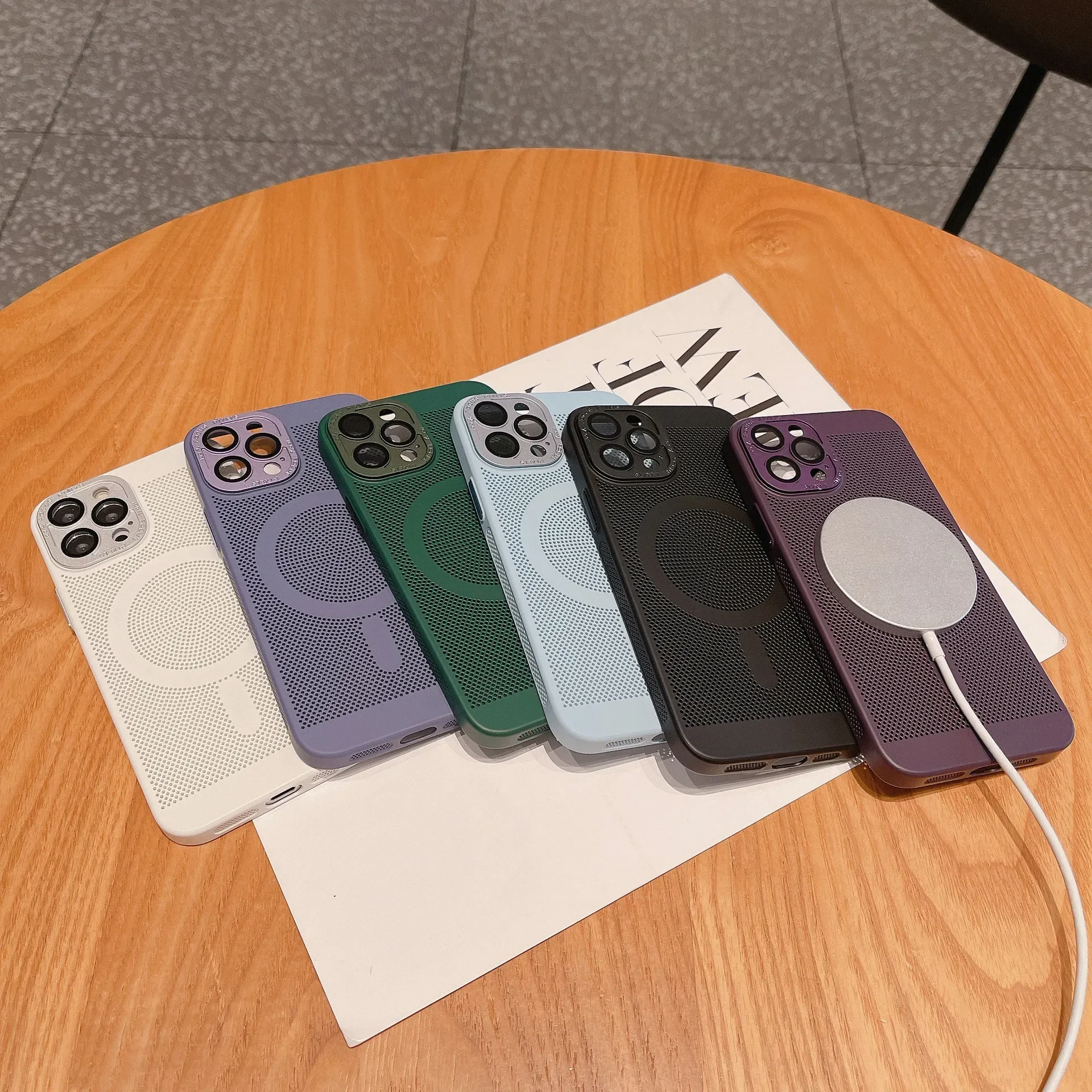 Роскошный матовый рассеивающий тепло отверстие для чехла Magsafe для iPhone 16, 15, 14, 13, 12, Pro Max Plus, задняя крышка с магнитной беспроводной зарядкой