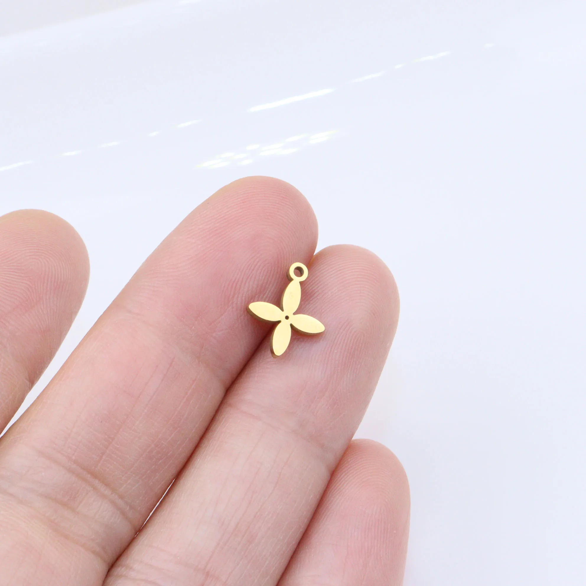 10pcs Wholesale Stainless Steel High Quality Mirro Polish Flower Girls Charms Pendant DIY Necklace Bracelets Unfading Colorless
