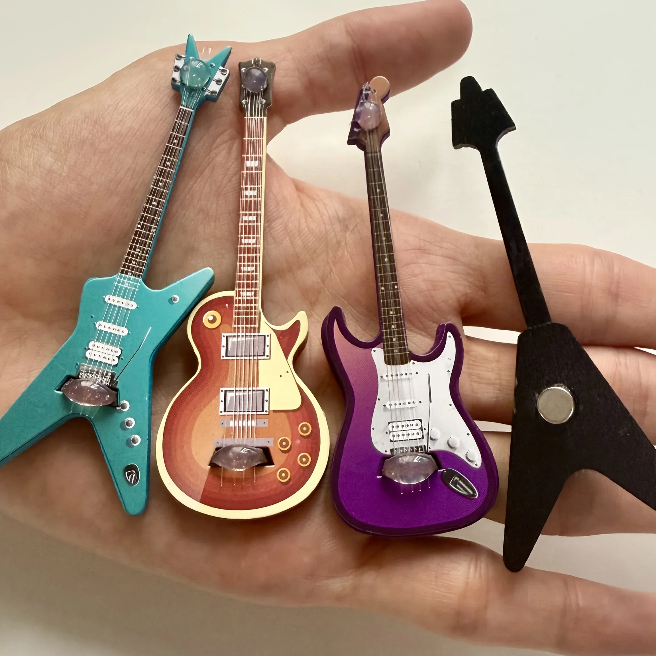 

4pcs electric guitar refrigerator stickers, decorative refrigerator stickers, cute office magnets, home decoration magnets