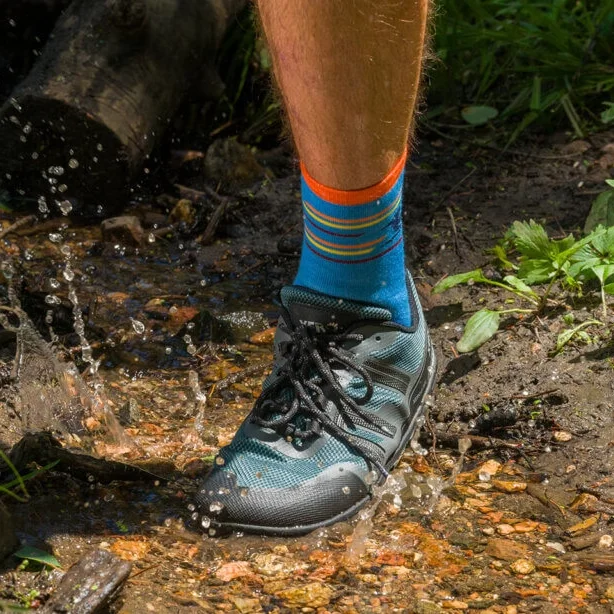 Hot 2025 new neutral lightweight breathable hiking shoes summer wear mountaineering hiking shoes very good