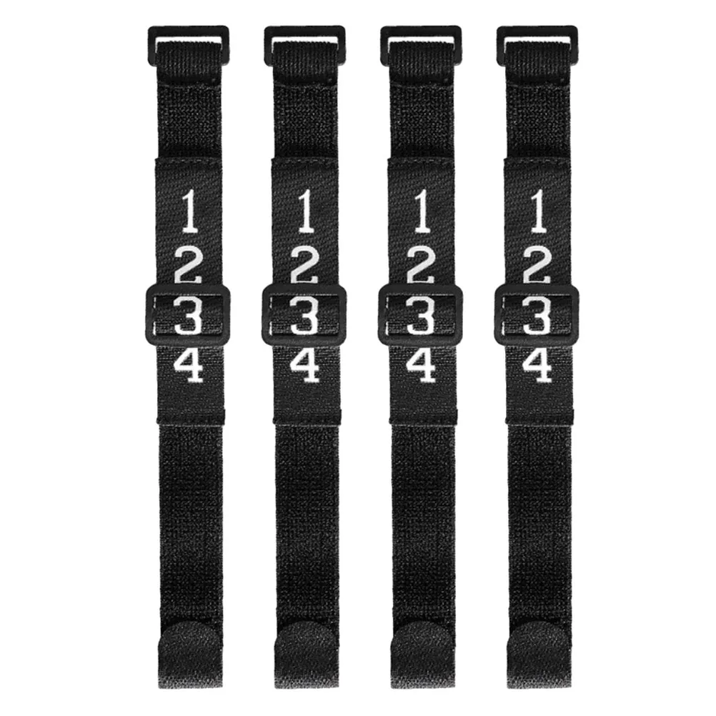 

Набор из 4 официальных номерных браслетов для футбольных судей: надежный материал, долговечность, индикатор для футбольных матчей