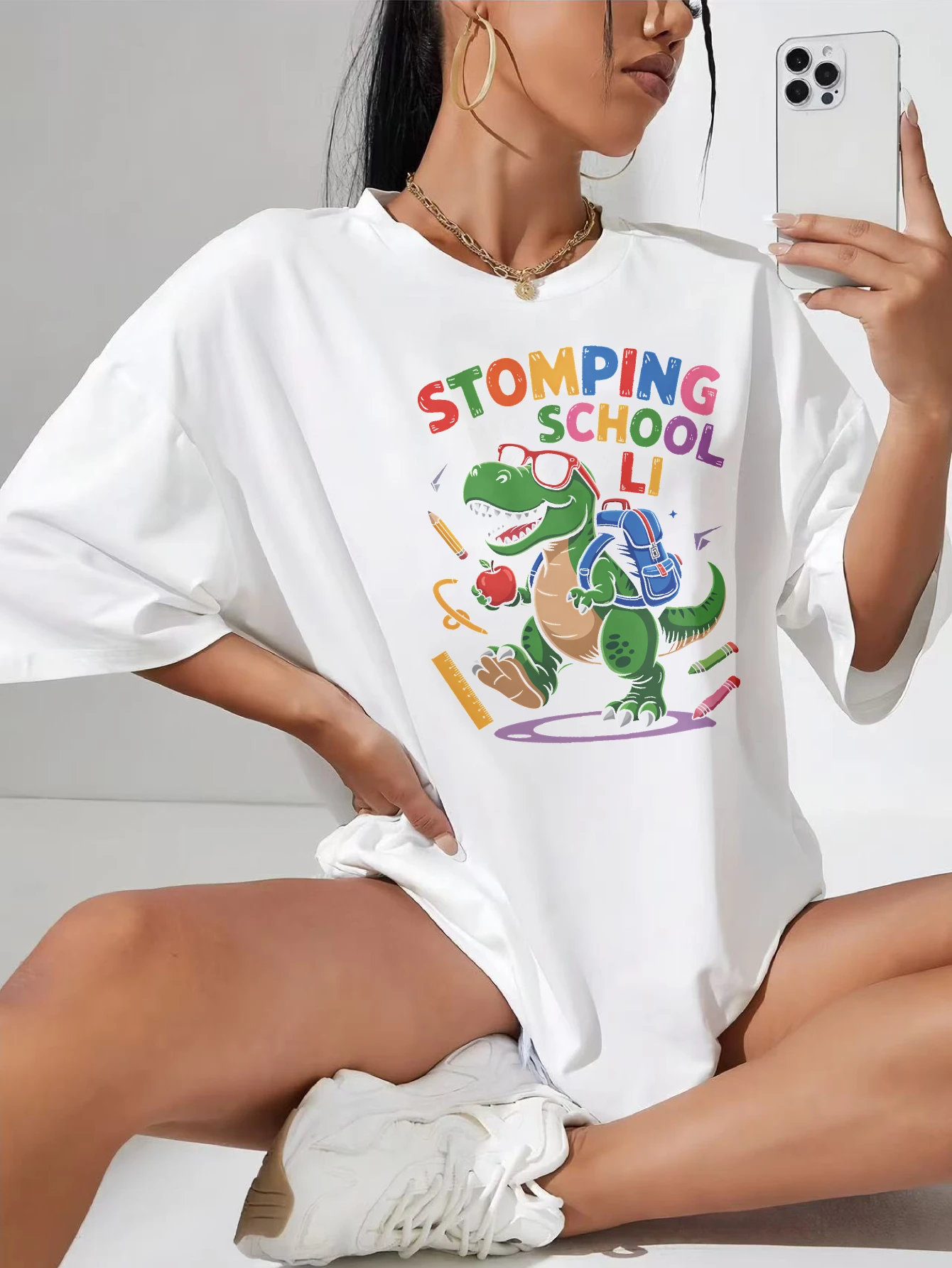 

stomping into school life Lightweight white maternity T-shirt loose fit round neck stretch for growing bump