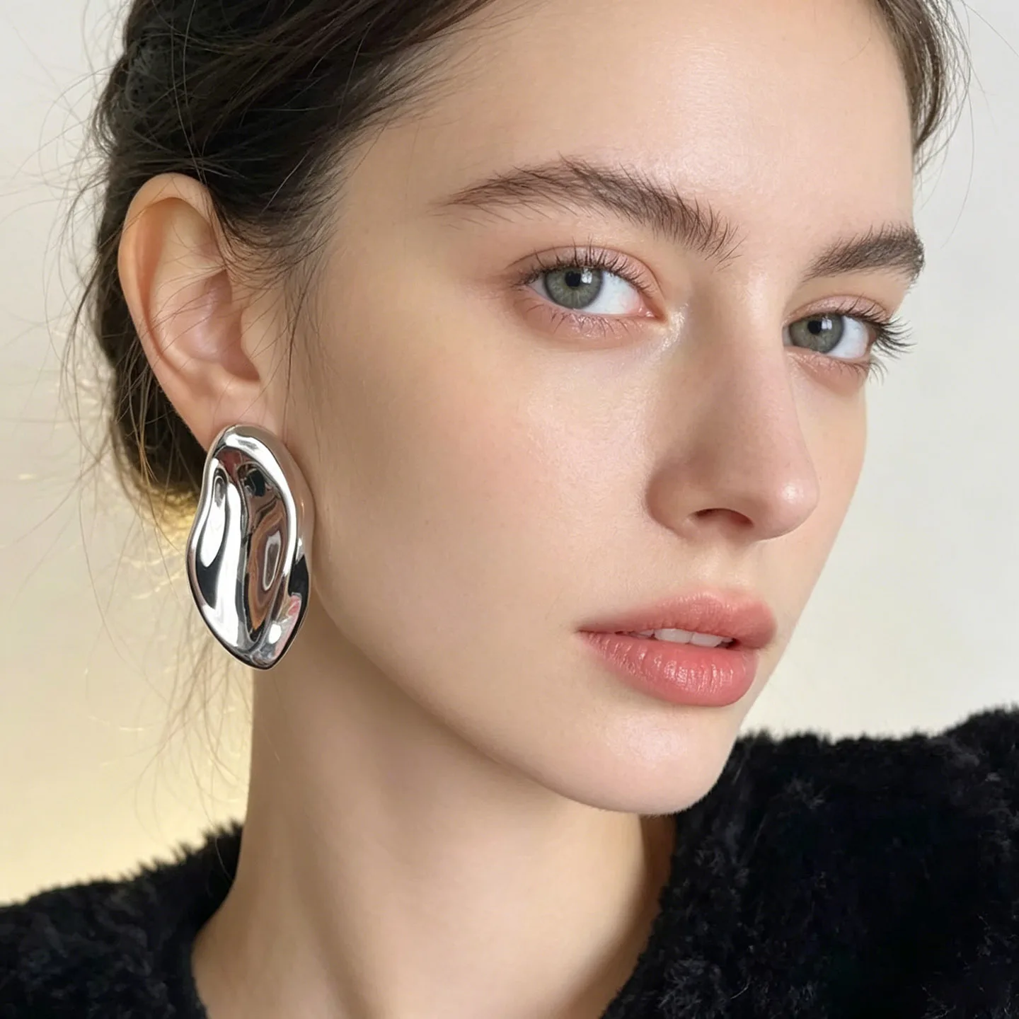 Light luxury style one-leaf boat irregular concave-convex pleated metal earrings women's niche design sense advanced stud earrin