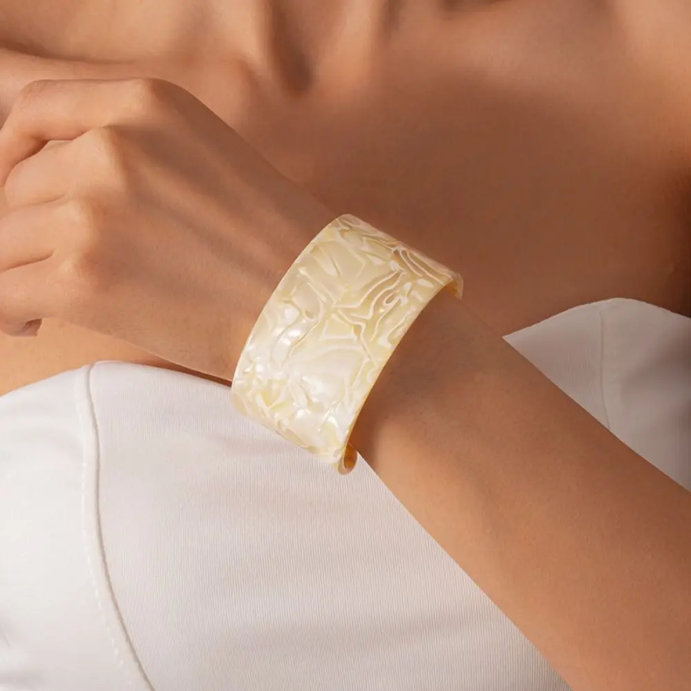 ليوبارد طباعة مخطط الاكريليك الإسورة هندسية أوروبا الأمريكية نمط مفتوح واسعة سوار الأقلية تصميم الدوبامين