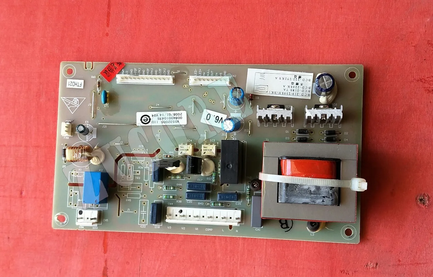 

Аксессуары для холодильников Haier BCD-219SK DE Плата питания Основная плата управления компьютером 0064001047 Б