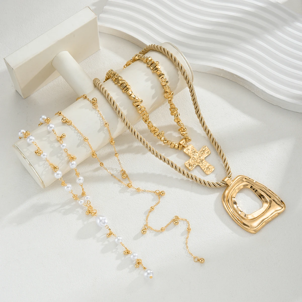 4 قطع الأزياء مبالغ فيها الصليب قلادة قلادة مجموعة للنساء خمر الذهب اللون غير النظامية هندسية اللؤلؤ قلادة مجوهرات 2026 #5