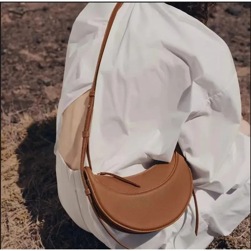 

Fashion Women CrossBody Bag High Quality Tote Bag Crescent shaped bag Smooth Leather Shoulder Bag Tote Underarm handbag B2