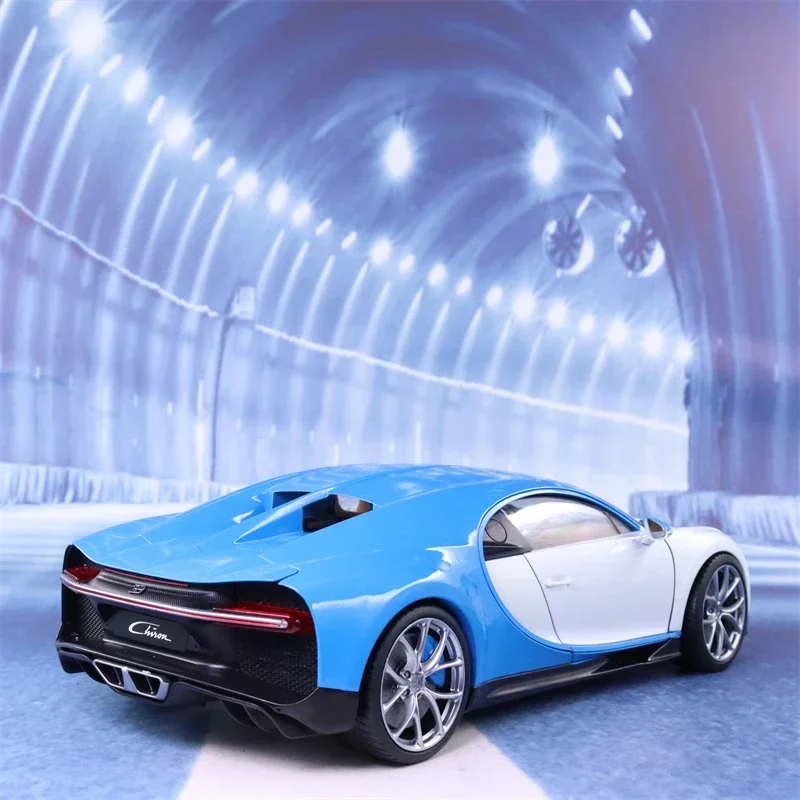 WELLY GTA 1:18 Bugatti Chiron supercoche de alta simulación coche fundido a presión modelo de aleación de Metal coche colección de juguetes para niños regalos