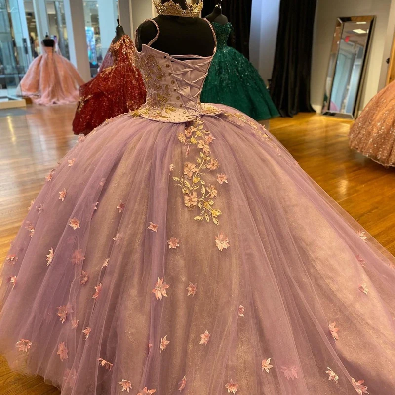 Iridescente Luxo Ball Gown Spaghetti Strap Beading Trem Doce 16 Girl Party Dress Vestidos Quinceanera Vestido De 15 Anos