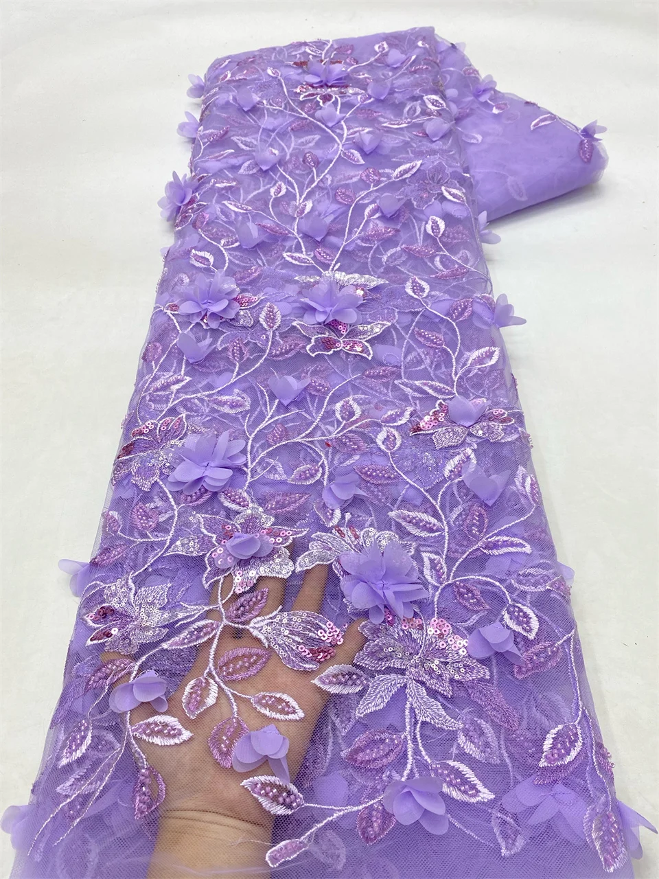 

Latest African 3D Flower Lace Fabric Embroidery French Mesh Lace Fabric with Sequins Nigerian Tulle Lace for Party Dress HXZ6119