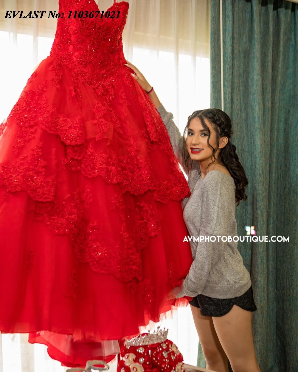 فستان Quinceanera أحمر لامع مخصص من EVLAST مزين بالدانتيل ومشد متدرج حلو 16 فيستدوس دي 15 أنوس SQ730