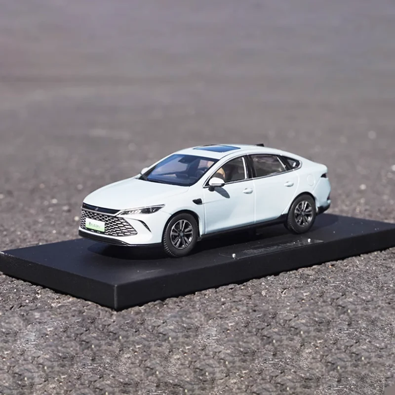 

Литой под давлением масштаб 1:32, сплав BYD QIN Plus DM-i, модель автомобиля, готовый продукт, имитация игрушек, коллекция подарков, статический Dsiplay