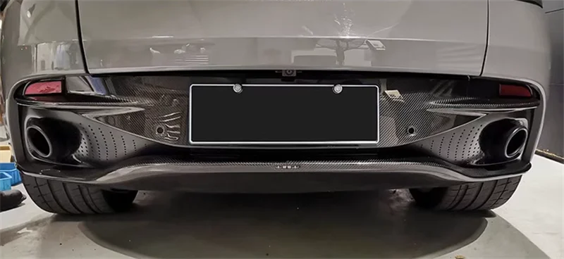 Dry Carbon Fiber PK Style Front Lip Side Skirt Extended Rear Diffuser Rear Spoiler Body Kit for Aston Martin DB11