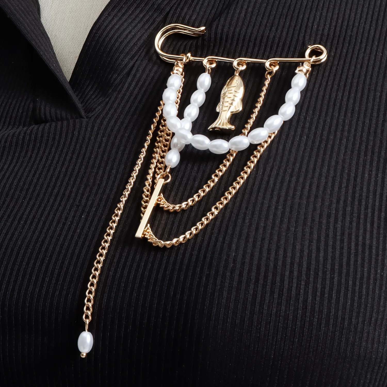New Love Chain Brooch Multi-layered Tassel Corsage Retro Metal Style Gender Pin
