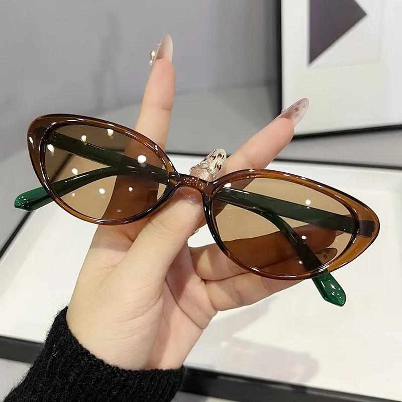 Kleine Cat-Eye-Sonnenbrille für Damen, Markendesigner, Retro-Nieten, Braun-Grün, Punk-Brillen, UV400-Schutz