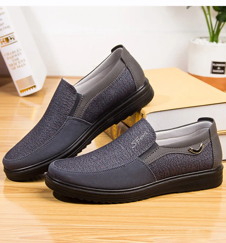 

Breathable Walking Flat Men Zapatos Sneakers Plus Size 2025 Canvas Summer Classic Loafers Mens Casual Shoes