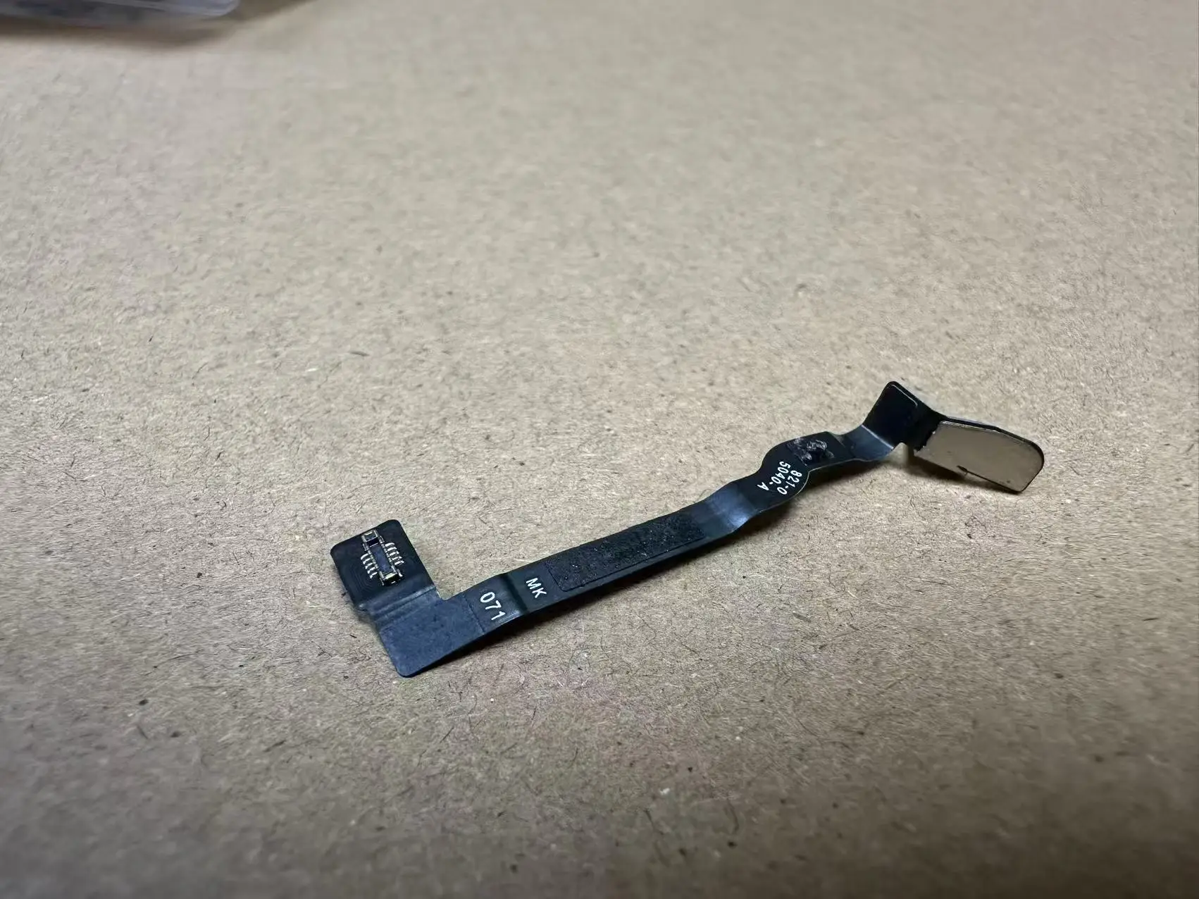 Original A3240 LCD Hinge Shaft to Logic Board Sensor Cable with Programm for Macbook AIR M4 A3240 Screen Sleep Cable 821-0504 image 3