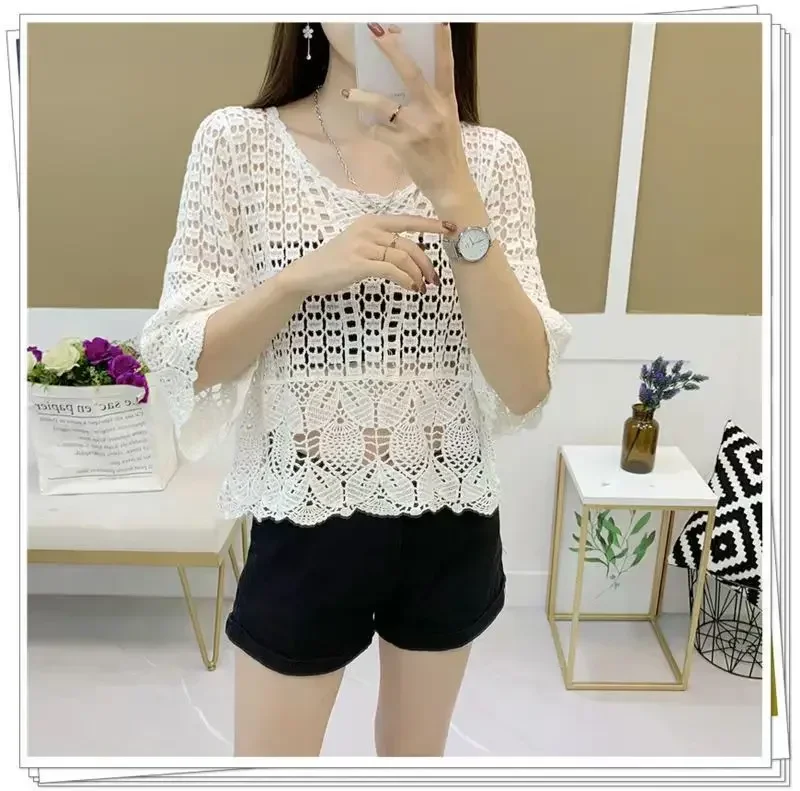 Lady Spring Summer 2023 Fashion New Loose Five-point Sleeve Short Round Neck Solid Color Plaid Casual Female Hollow Out Lace Top