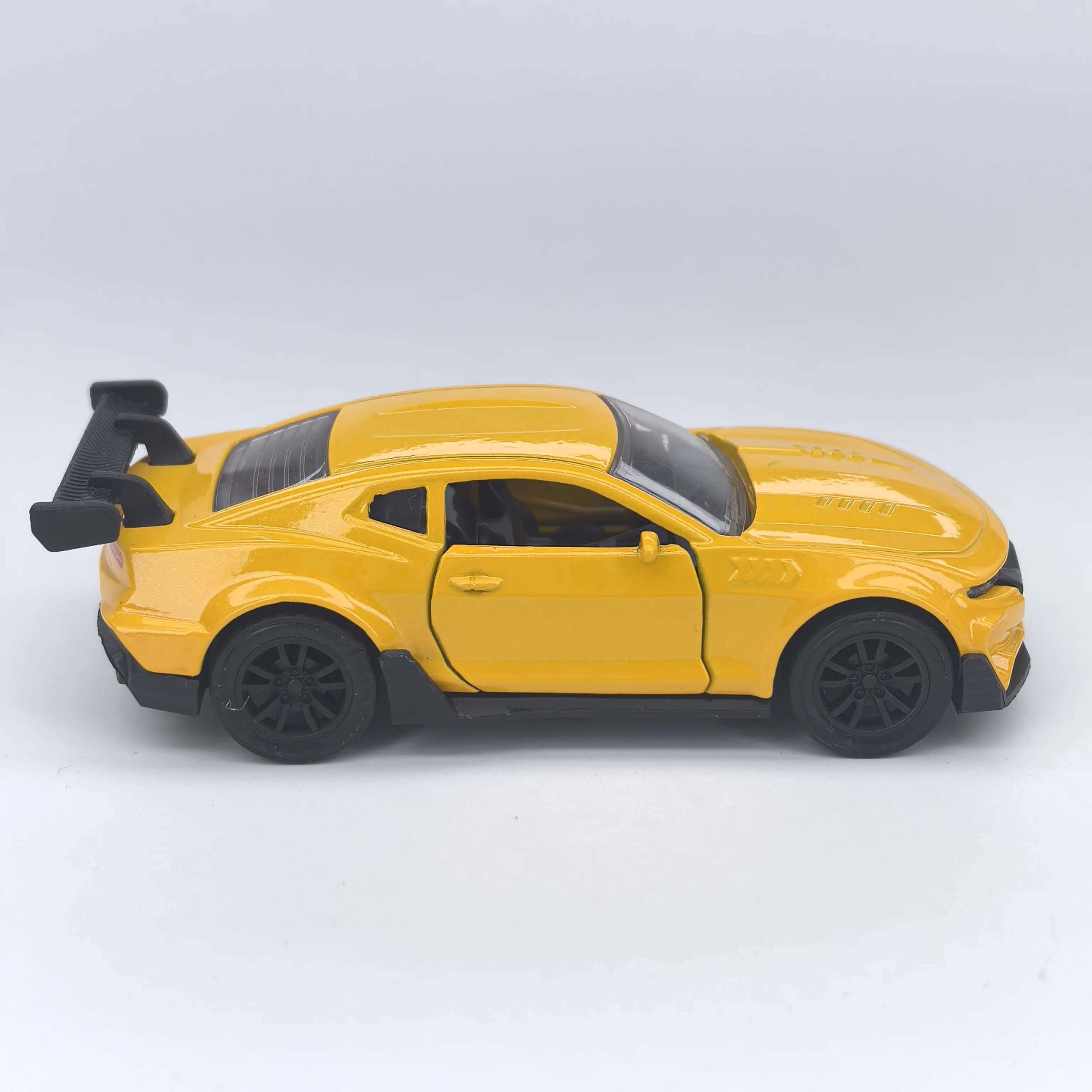 Alloy car model, realistic sports car model, children's toy racing car, inertia pull-back car with openable doors, car ornament