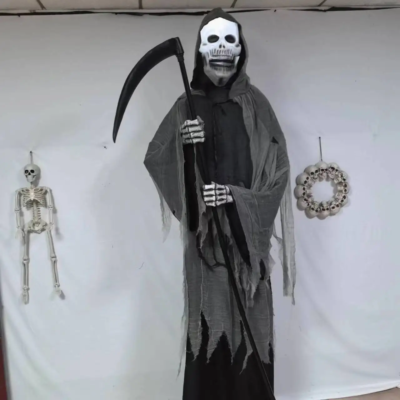 

Sickle Skull Halloween Party Funny Garden Decoration Outdoor Scene Arrangement Ghost Skull