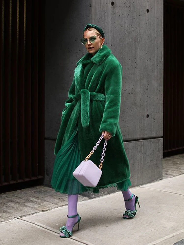 Warme Dicke Frauen Winter Pelzmantel Mode Streetwear Spitze Up Drehen Unten Kragen Langen Mantel Vintage Dame Faux Nerz Pelz Oberbekleidung