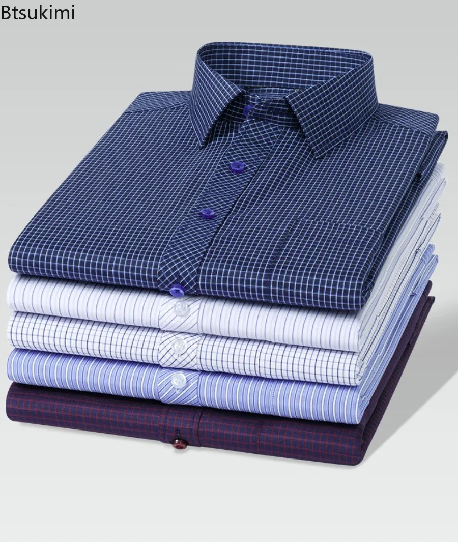 

2025 Fashion Men's Trendy Plaid Striped Shirt with Chest Pocket, Casual Lapel Button Up Long Sleeve Dress Shirts for All Seasons