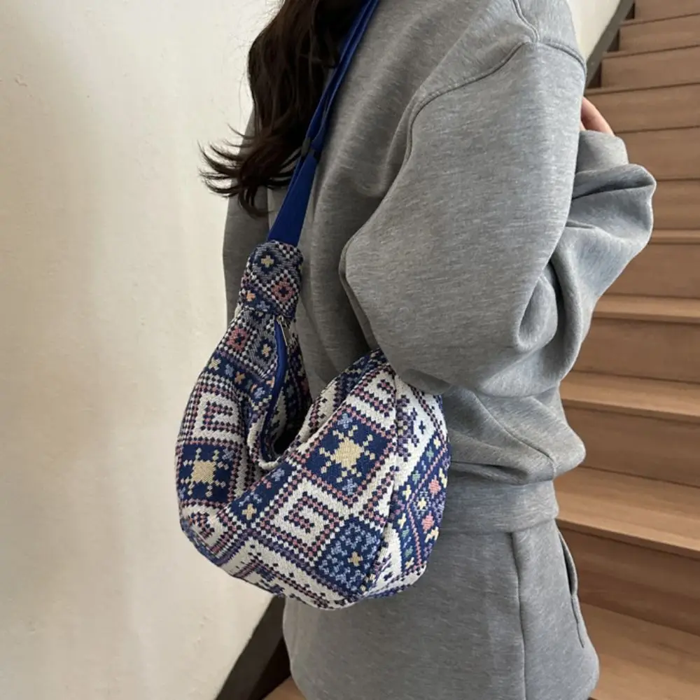 

Large Capacity Ethnic Style Shoulder Bag Underarm Bag Bohemian Canvas Crossbody Bag Small Square Bag Makeup Lipstick Bag