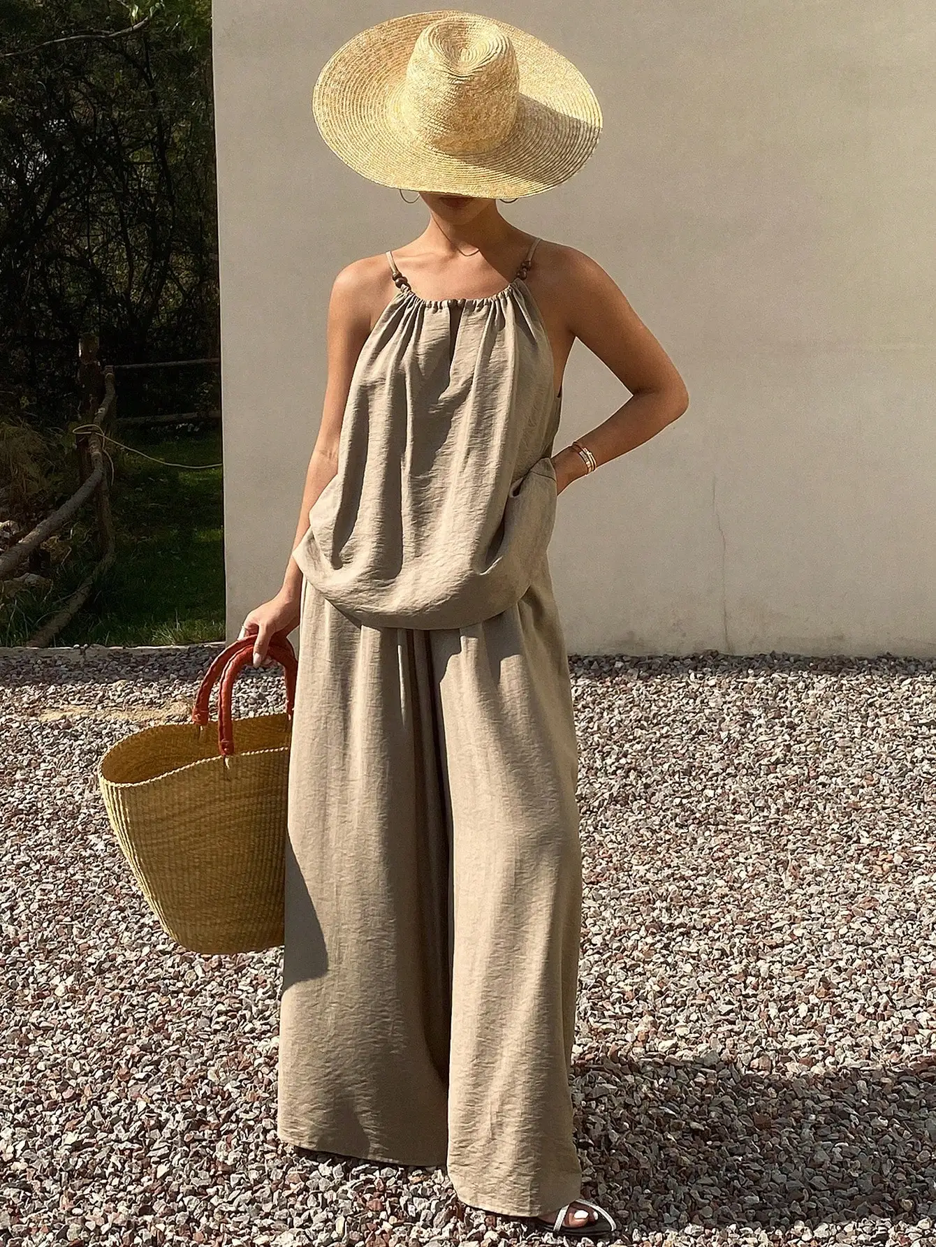 

Women Solid Color Vacation Camisole And Wide Leg Pants Set