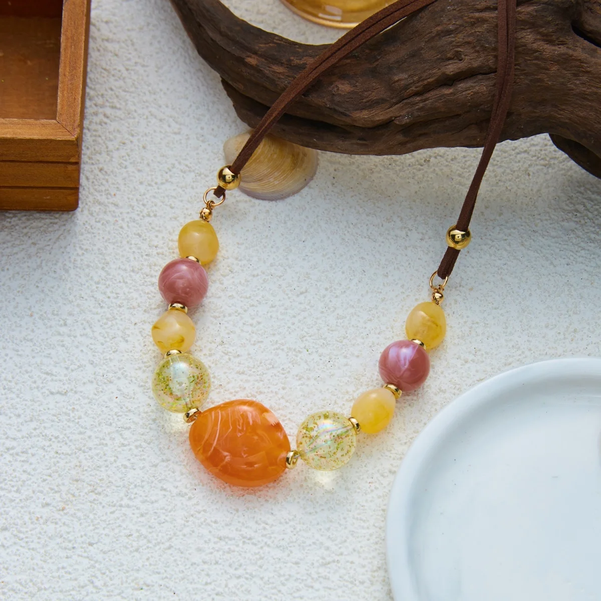Ins Vintage Mehrfarbige Unregelmäßige Acrylperlen-Halskette für Damen und Herren, Handgefertigte Samtkette, Harzperlen-Choker, Ästhetischer Schmuck – Detail 32