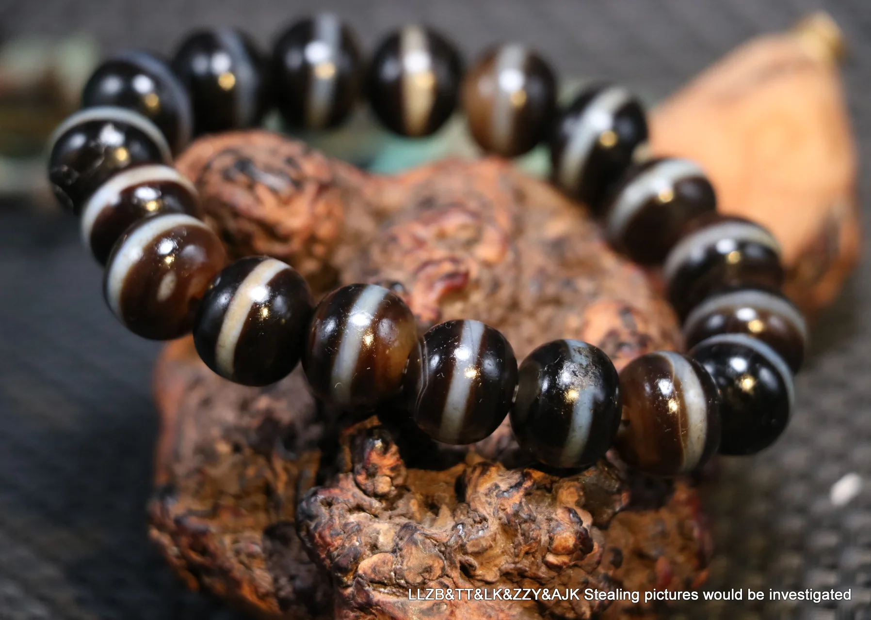 

Energy Tibetan old Agate 1 Line Healer Medicine Abacus dZi Bead Bracelet Amulet LKbrother Sauces Top Quality UPD210217A1