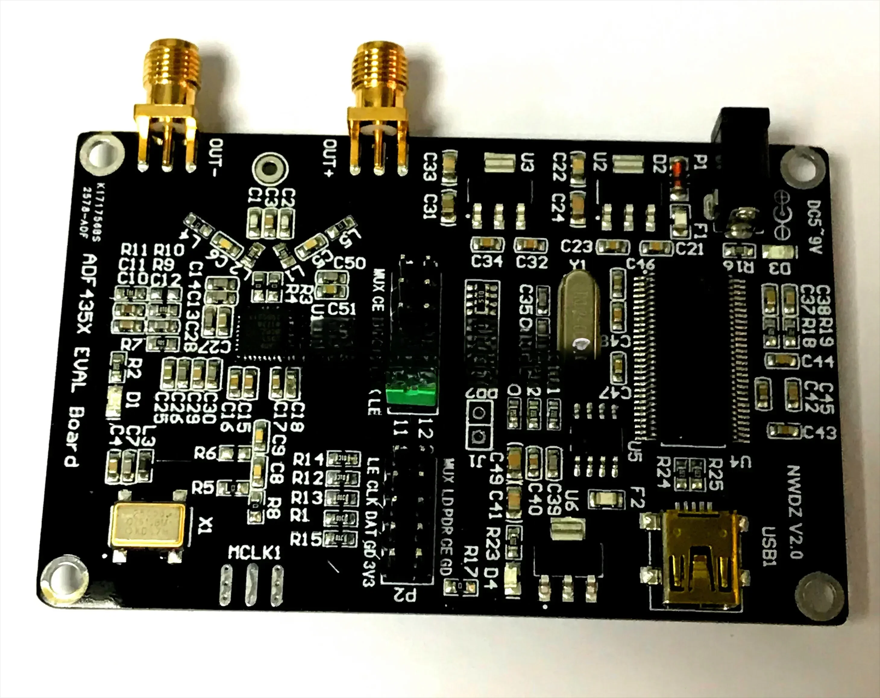 ADF4350 ADF4351 Development Board 35M-4.4G Signal Source Software Control Point Frequency Frequency Hopping Frequency Sweep Modu