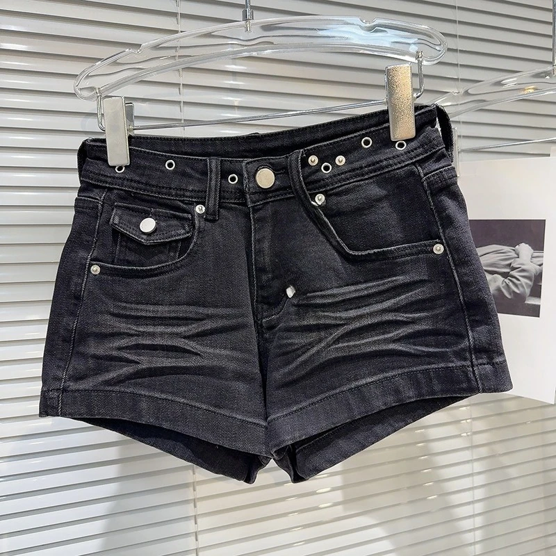 2025 Summer New Personalized Spicy Girl Rivet Waist Fold Design Three Quarter Cowboy Shorts Women Casual Fashion Hot Pants