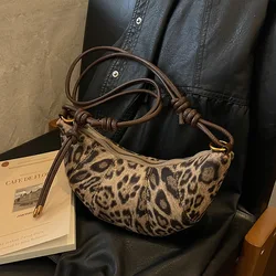 Borsa con stampa leopardata di nicchia Super Fire borsa per gnocchi Messenger Versatile autunno 2024 nuova popolare borsa per Croissant