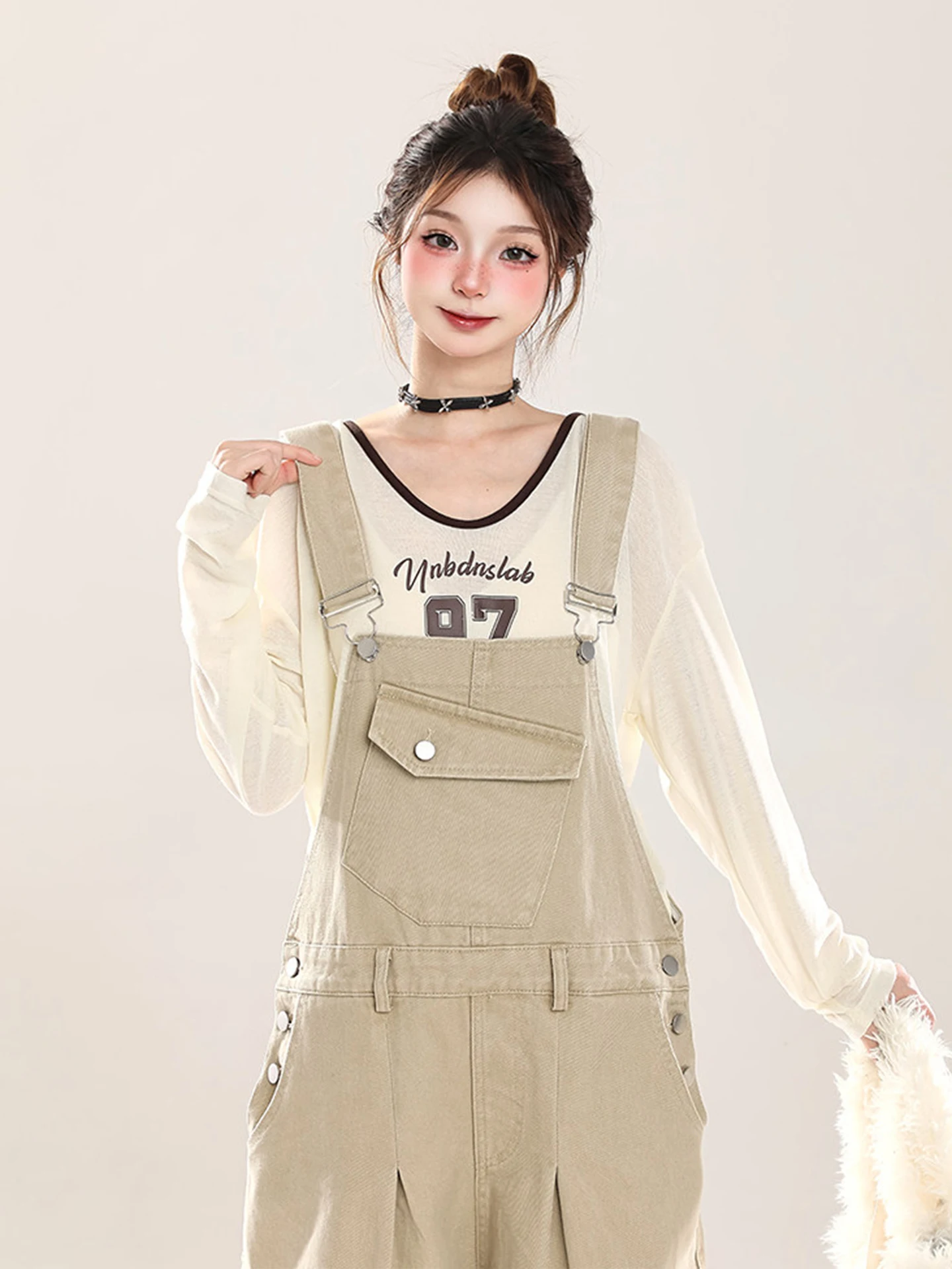 プラスサイズの女性の韓国スレデニムオーバーオールカーキ作業服パンツハイウエストストレートレッグ快適な通気性のある綿ブレンド