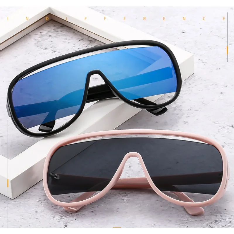 New Fashion Vintage One Piece Sunglasses for Women Men Oversized Luxury Brand Sun Glasses Gradient Shades UV400 Eyeglasses