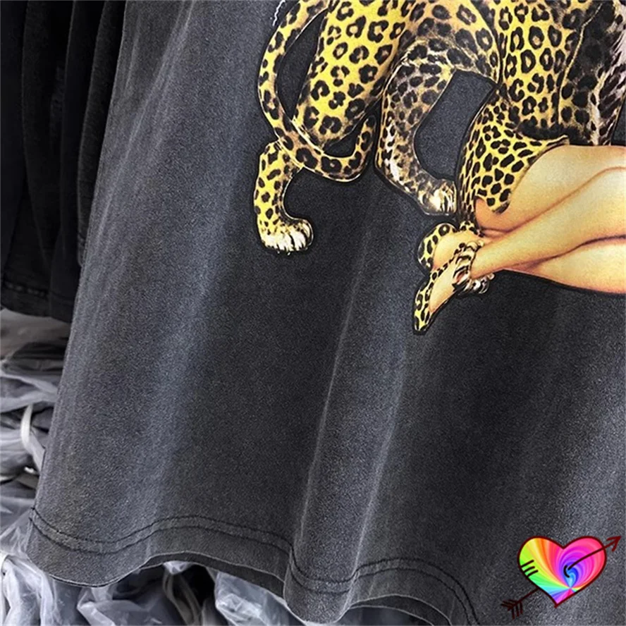 2024 Oversize Vintage Returned Logo Tee Men Women Wash World Of Work T-shirt Leopard Tops Lightning Graphic Beauty Short Sleeve