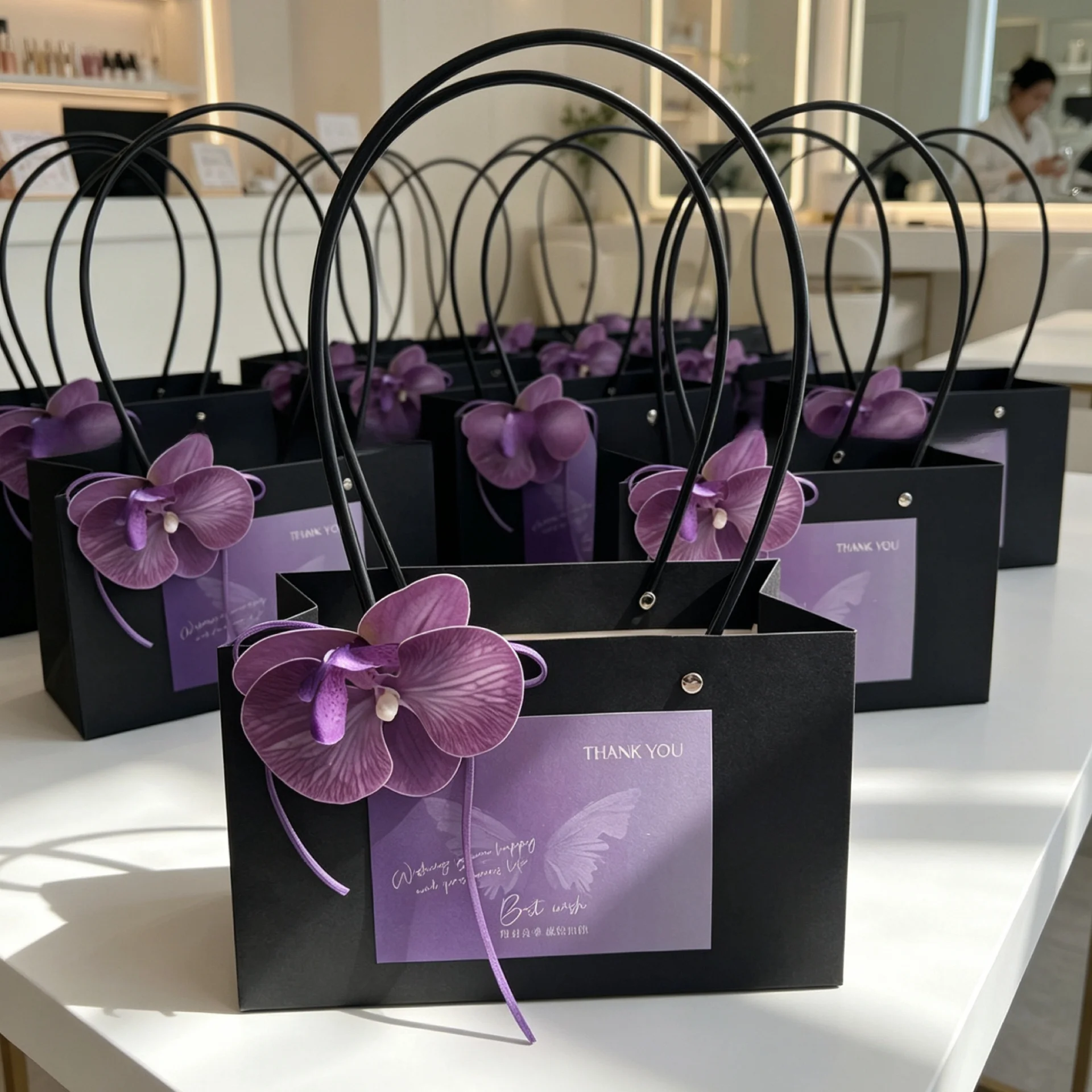 high-end-practical-gift-bag-for-wedding-birthday-meetings-corporate-events-beauty-industry-handheld-gift-box-chinese-made