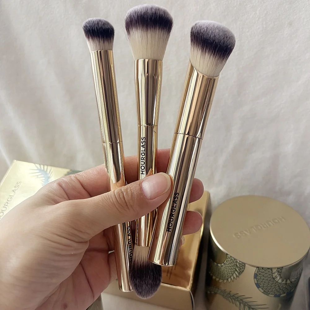 مجموعة فرش مكياج أساسية من الساعة الرملية، مجموعة فرش مستحضرات التجميل من Gold Dragon Foundation Concealer Highlight Blush