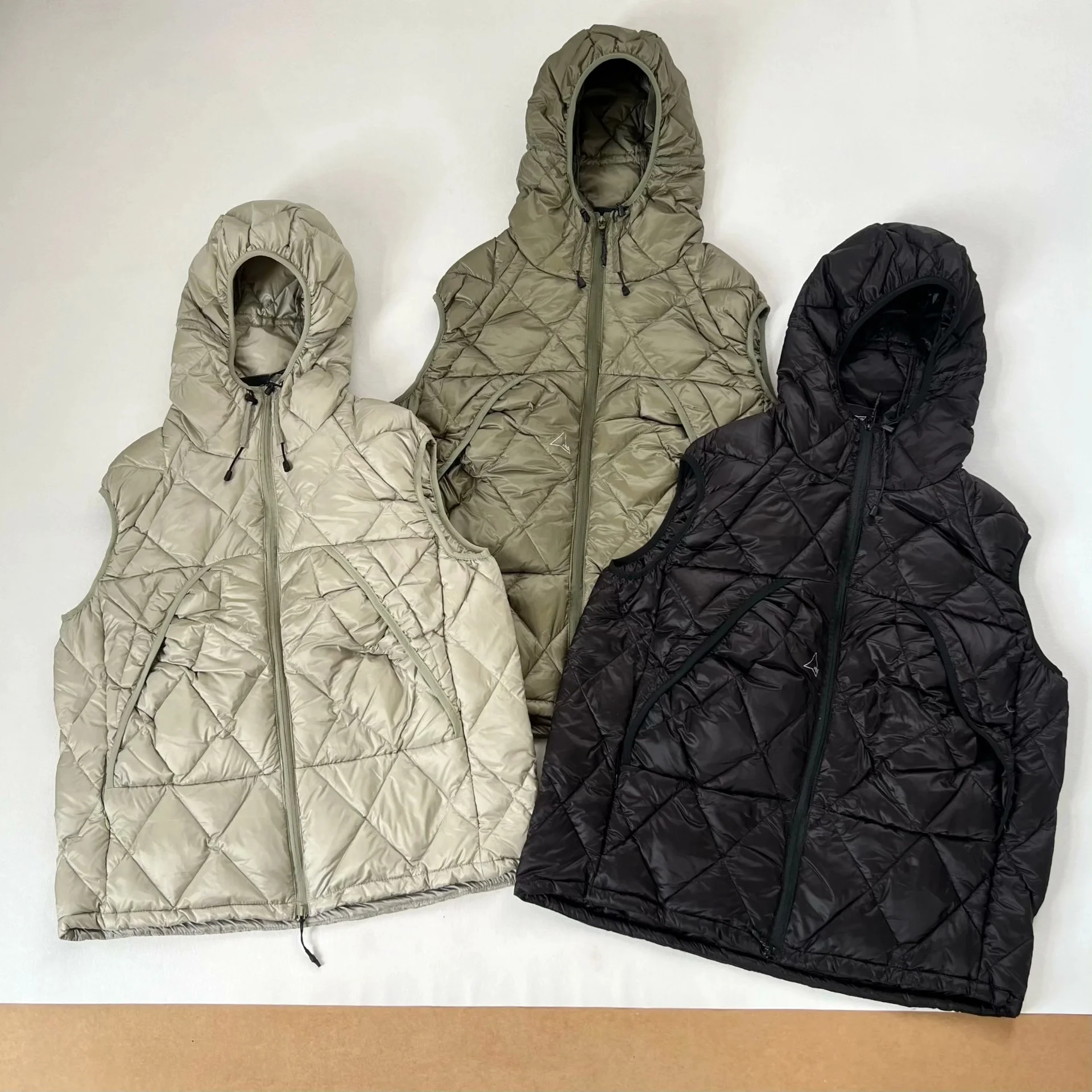 

Мужская зимняя куртка с капюшоном, водонепроницаемая и ветрозащитная, с наполнителем из утиного пуха, теплая и толстая, подходит для холодной погоды.