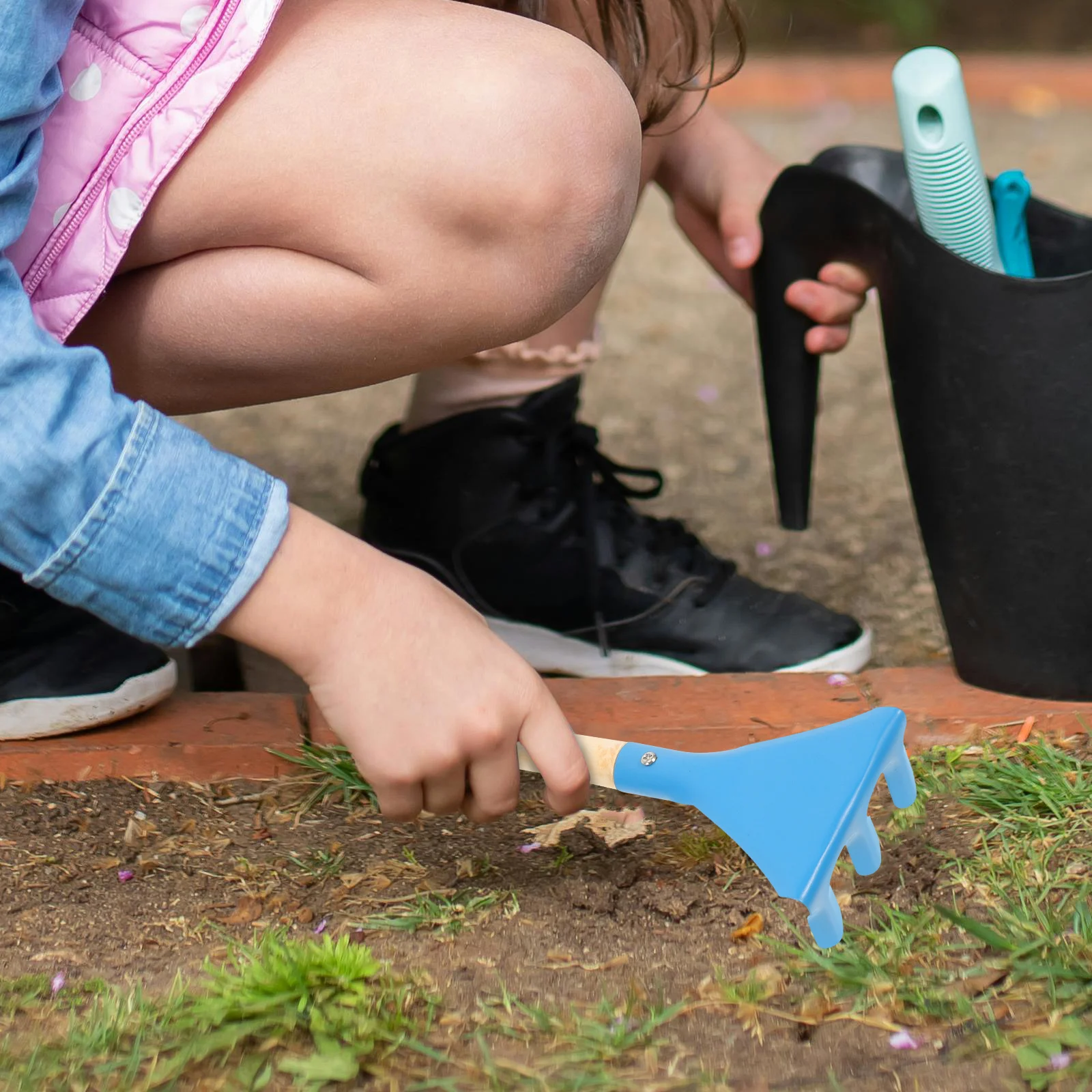 2 مجموعة طقم أدوات الحدائق للأطفال في الهواء الطلق زراعة مقبض خشبي رأس معدني يشمل قفازات مسقاة الخليع مجرفة شوكة حمل #4